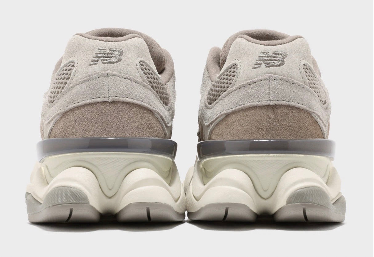 NEW BALANCE 9060 SUEDE MESH