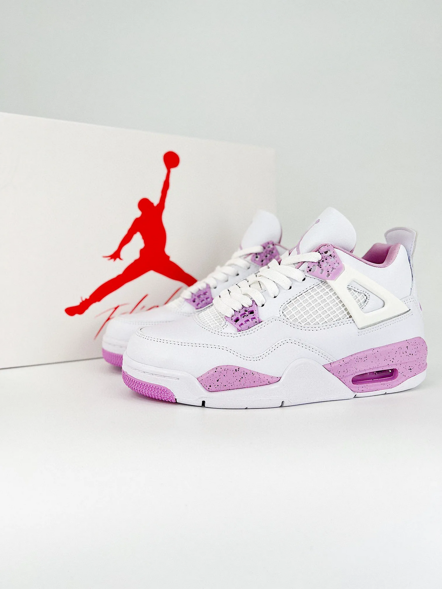 Air Jordan 4 Pink Oreo