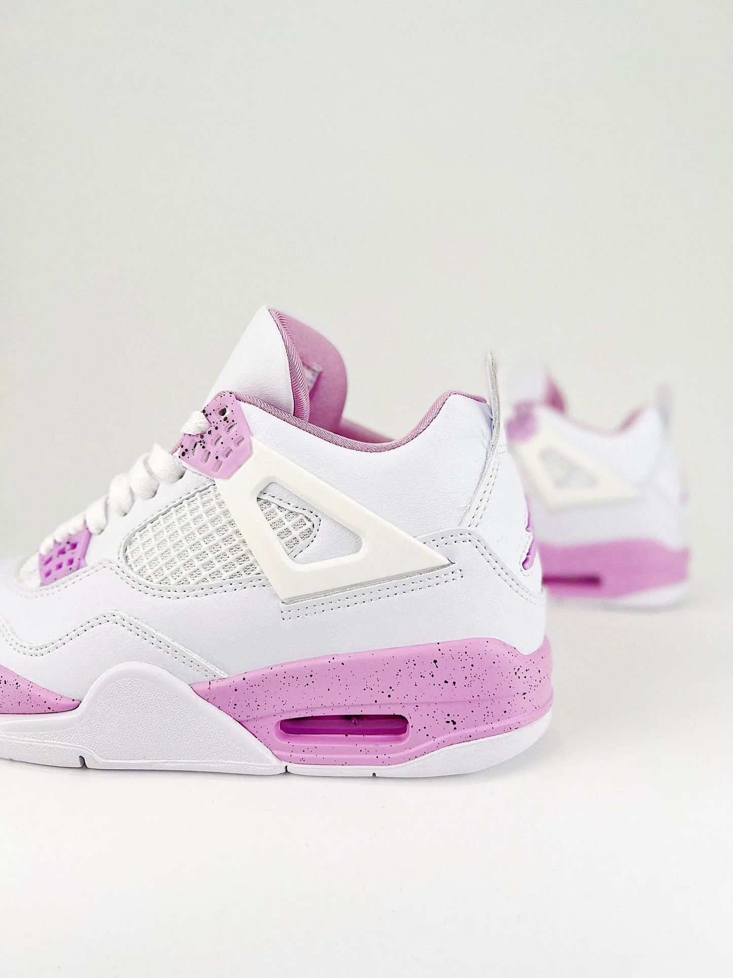 Air Jordan 4 Pink Oreo