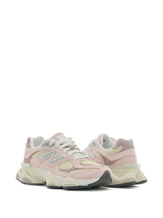 New Balance Light Pink
