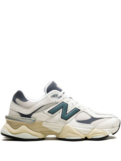 New Balance White-Grey