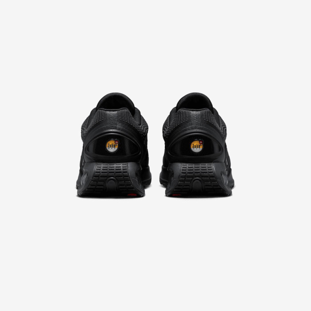 DN Triple Black